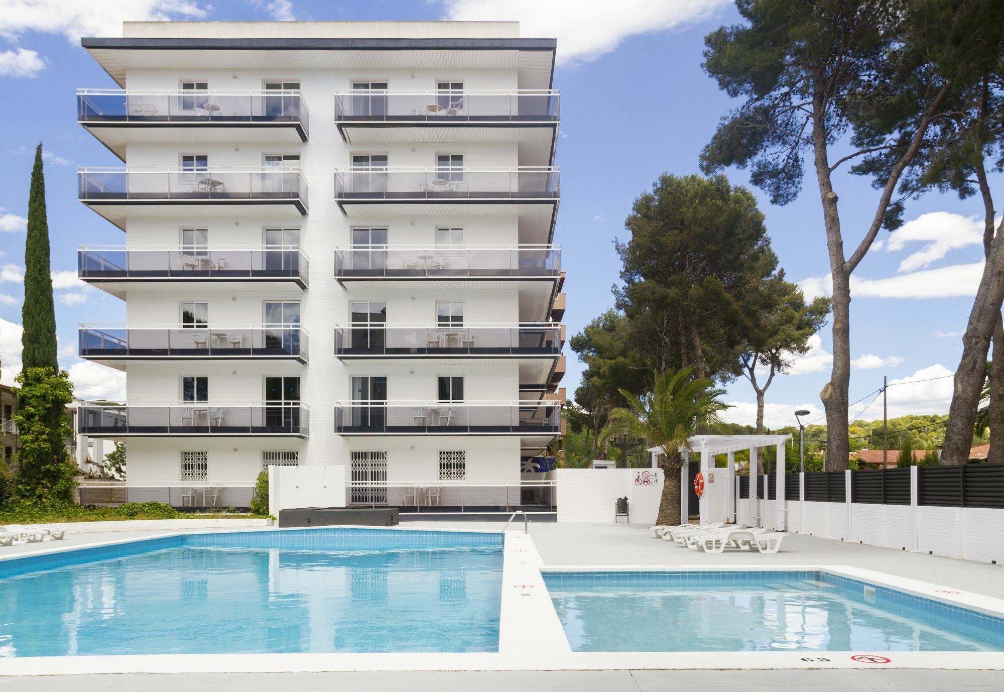 Apartamentos Intersalou Priorat ภายนอก รูปภาพ