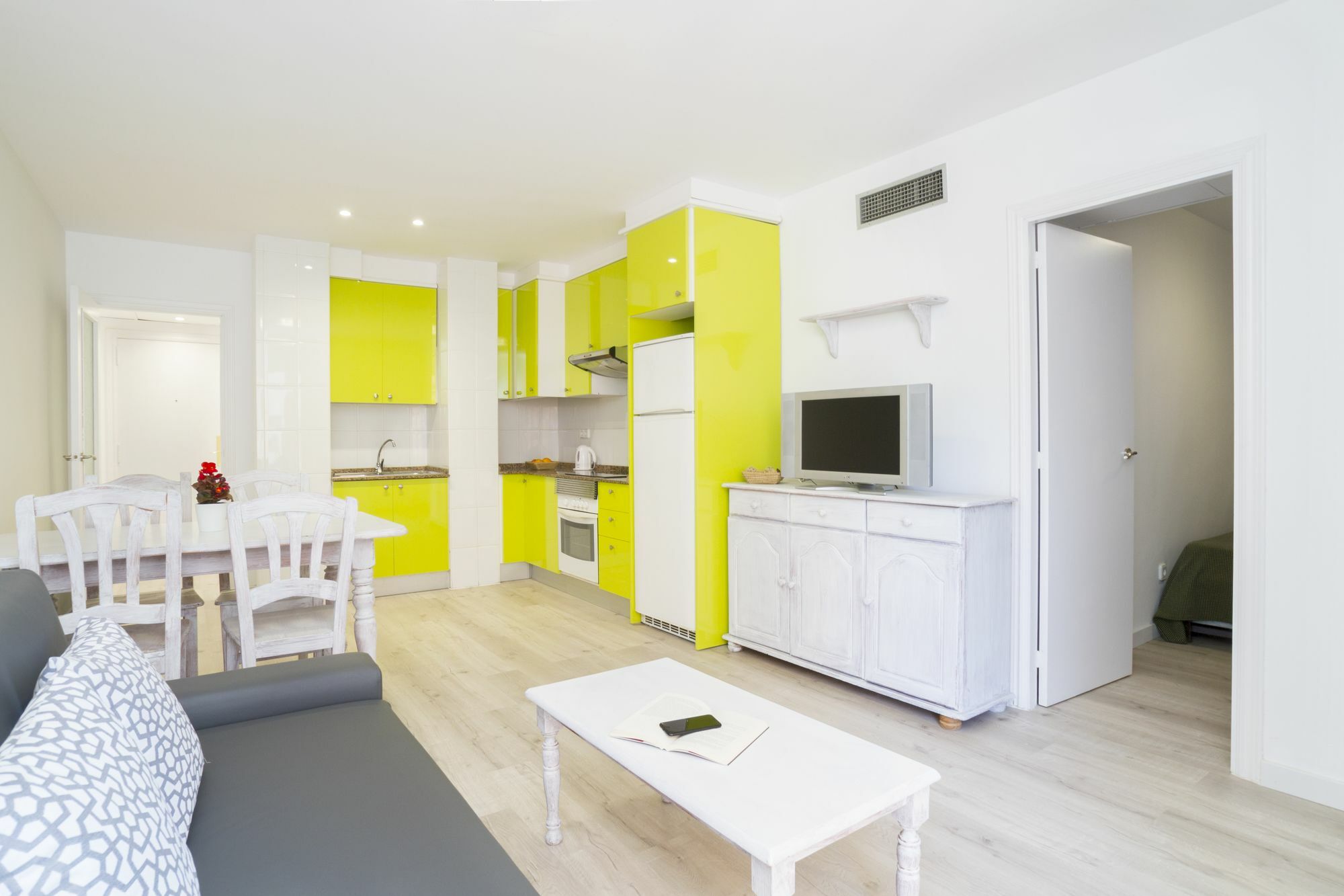 Apartamentos Intersalou Priorat ภายนอก รูปภาพ